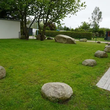 Daire Souterraine-findlinge Breege